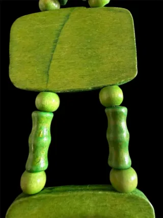 Cinturón de madera verde con cordones A00057