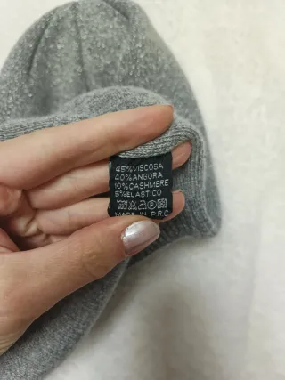 Cappello in cashmere grigio scuro glitterato