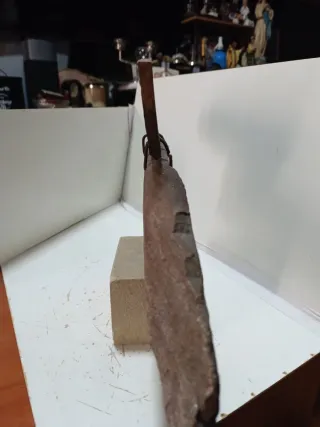 Escultura abstracta moderna firmada