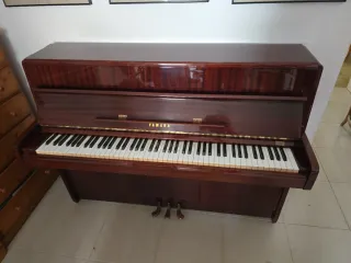 Piano Yamaha Marrón - Buen Estado