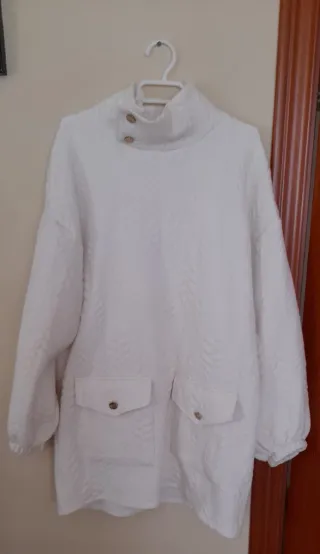 Vestido blanco cuello alto