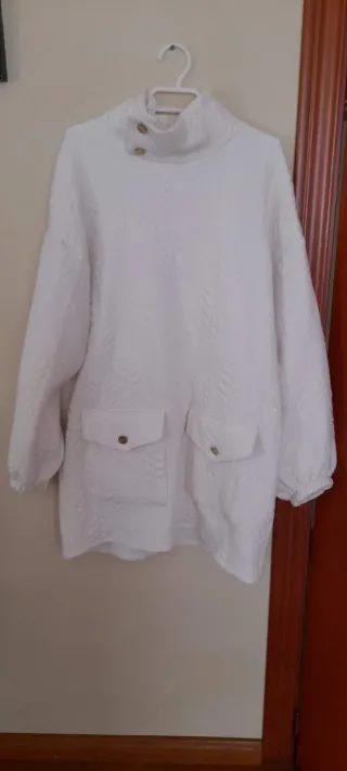 Vestido blanco cuello alto