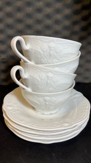 Juego de 4 tazas y platillos .TIRSCHENREUTH