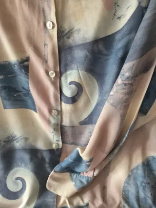 por la compra de la camisa regalo el  chaleco T48