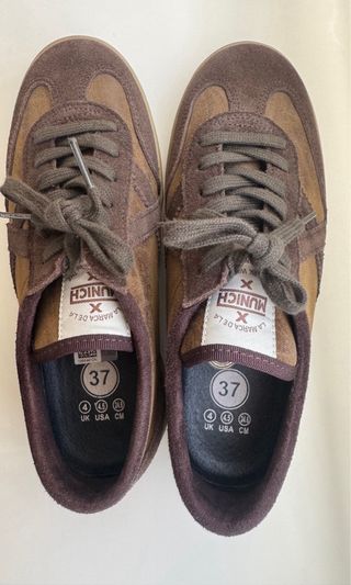 Zapatillas Munich Marrones y Moradas