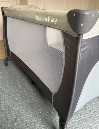 Cuna de viaje Hauck + colchón + sabana bajera