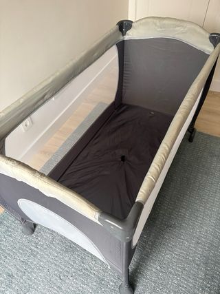 Cuna de viaje Hauck + colchón + sabana bajera