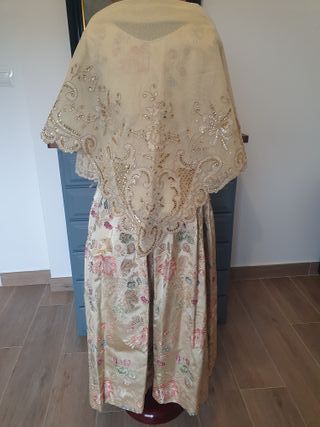 Traje de fallera vintage con zapatos. Marca Mejías