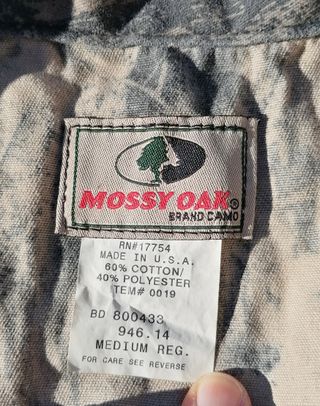 Mono de caza camuflaje de árbol