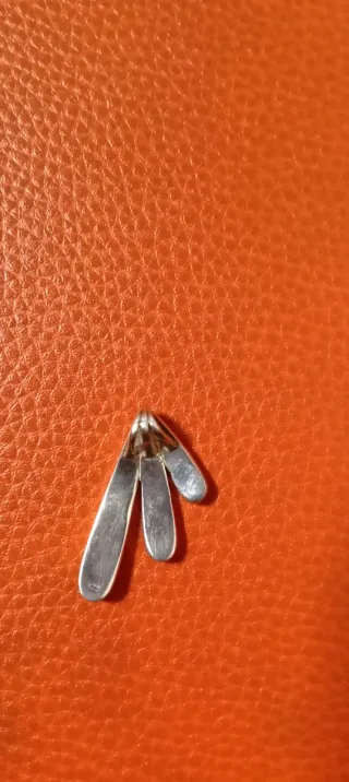 Colgante de plata con detalles nacarados