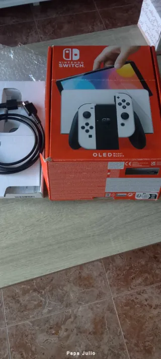Nintendo Switch OLED Blanca y Negra