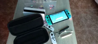 Nintendo Switch OLED Blanca y Negra
