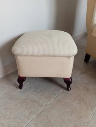 Puff tapizado tela y madera