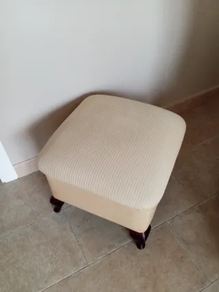 Puff tapizado tela y madera