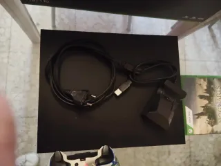 Xbox One X 1TB con Mando y Juegos