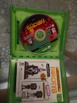 Xbox One X 1TB con Mando y Juegos