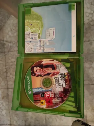 Xbox One X 1TB con Mando y Juegos