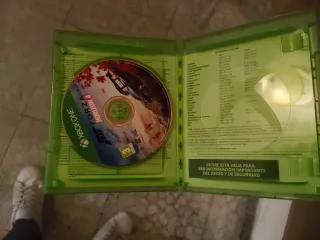 Xbox One X 1TB con Mando y Juegos