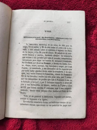 Libro antiguo sobre El Escorial