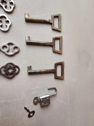 Set di chiavi antiche