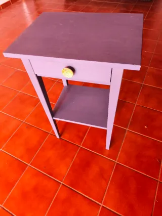 2 Mesa auxiliar azul con cajón