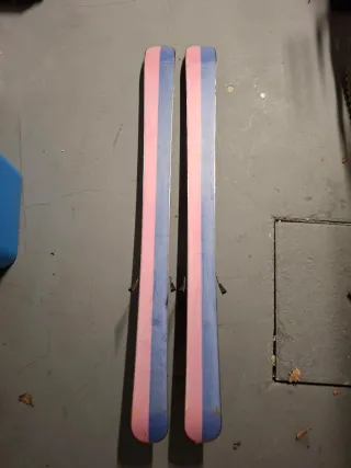 Esquís mujer tipo snowblade talla pequeña