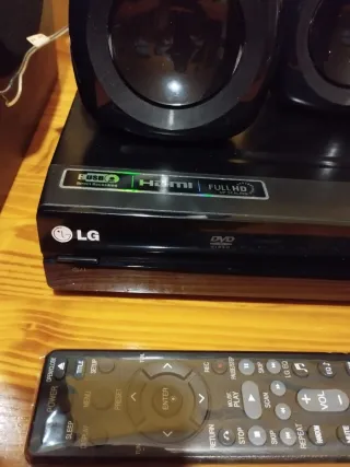Reproductor LG 5.1 + Subwoofer