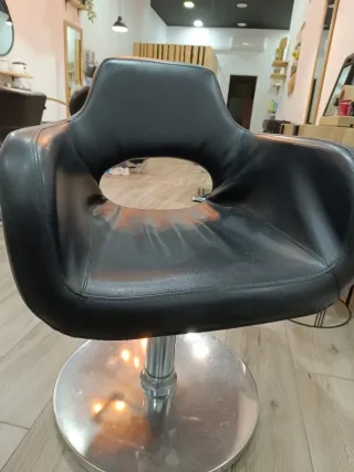 Sillón de peluquería negro