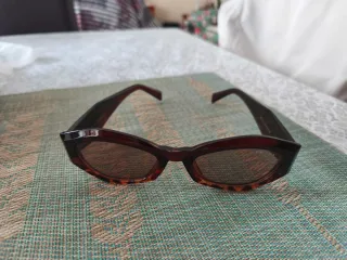 Gafas de sol marrones