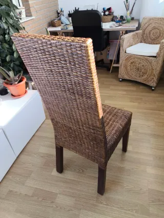 Sillas de comedor de mimbre y madera