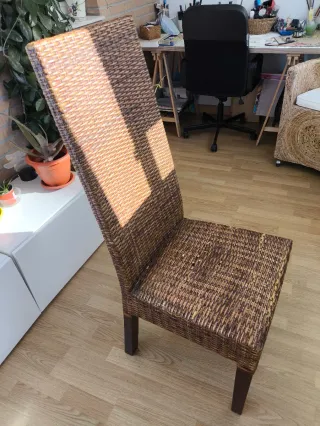 Sillas de comedor de mimbre y madera