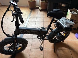 Bicicleta eléctrica plegable poco usada