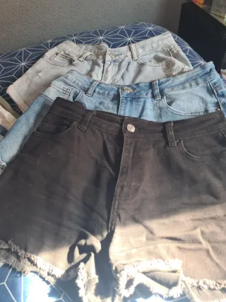 Lote de Pantalones cortos vaqueros mujer.