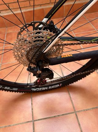 Bicicleta KTM 29 Carbono