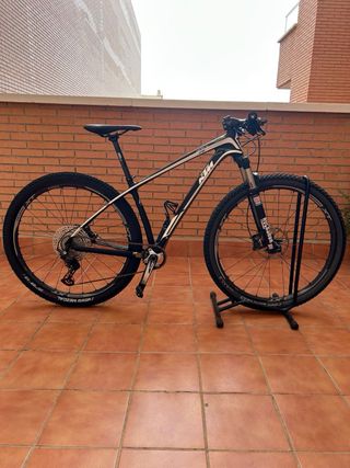 Bicicleta KTM 29 Carbono