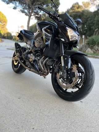 Kawasaki Z800e Deslimitada