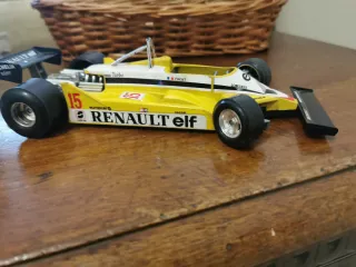Bburago F1 Renault RE30 Alen prost 1/24