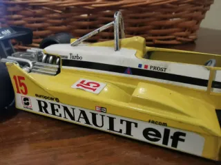 Bburago F1 Renault RE30 Alen prost 1/24
