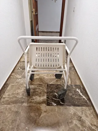 Silla con ruedas Proinco para minusvalidos