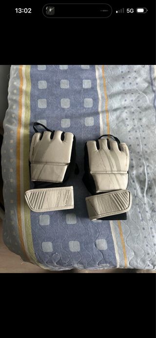 Guantes MMA Negros y Blancos
