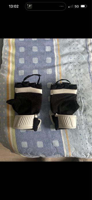 Guantes MMA Negros y Blancos