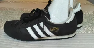 Zapatillas Adidas Negras y Blancas
