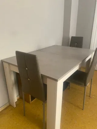 Mesa y Sillas Comedor Gris