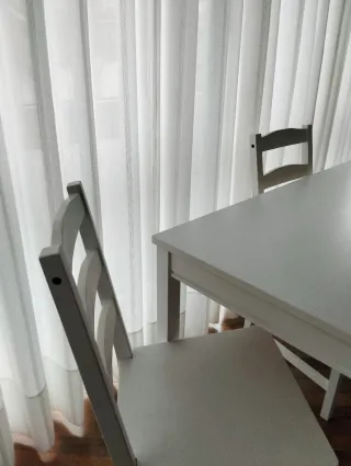 Mesa JOKKMOKK con 4 Sillas Ikea