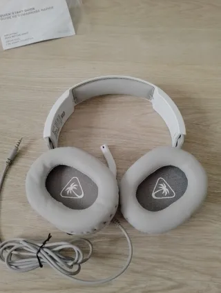 PS4 Slim 500GB + 2 Controller + Cuffie + 4 giochi