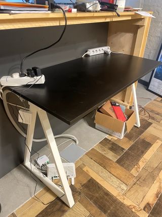 Mesa de estudio negra y blanca 60-120-74