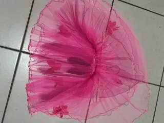 Tutù rosa con fiori