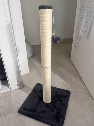 Rascador para gatos con juguete 70 cm alto