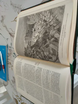 Tres tomos de La Biblia (antiguo y nuevo testament