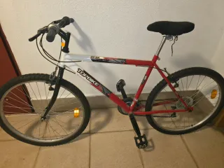 Bicicleta TOPBIKE roja y blanca